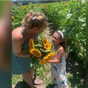 Meet your Posher, Cynthia